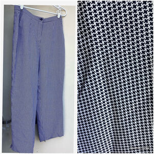 2/$15 Houndstooth Cropped Pants Dark Navy & White Size 6 Woman’s Casual Corner